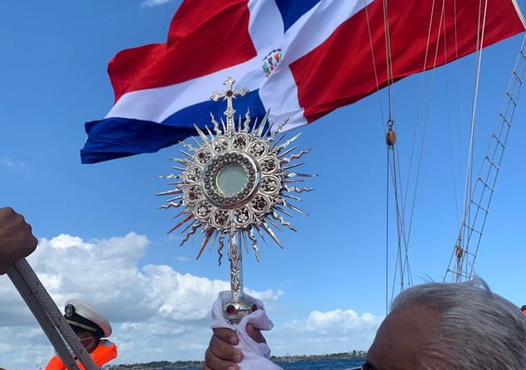 RD es bendecida por aire, mar y tierra en el Día de la Virgen de Altagracia