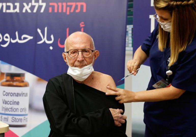 Israel empieza a administrar cuarta dosis de vacuna anticovid a mayores de 60 años