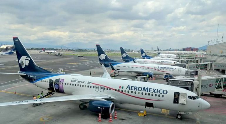 México cancela decenas de vuelos por pilotos contagiados de covid