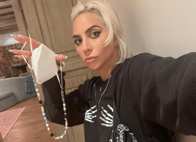 Lady Gaga exhorta a vacunarse y no dejar de usar mascarillas ante contagios por Covid