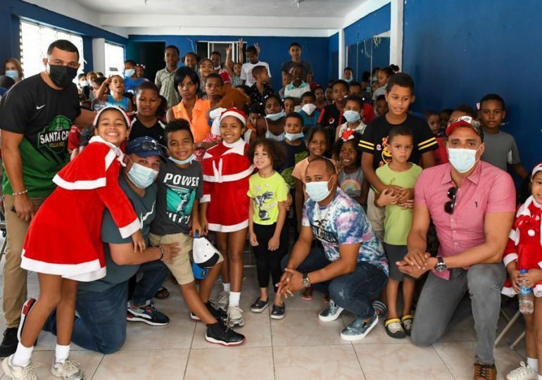 Empresa distribuye cientos de juguetes en el Club Deportivo y Cultural Santa Cruz SDN