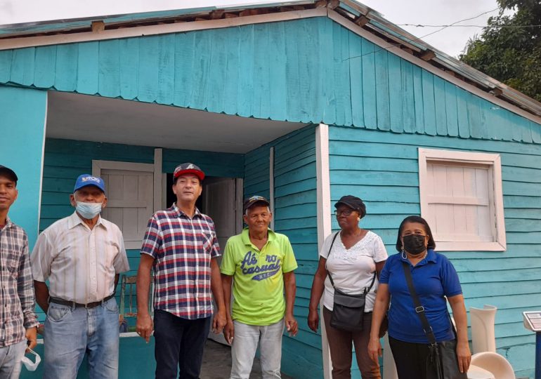 Propep y alcaldía de Yamasá entregan 10 viviendas a familias de escasos recursos económicos