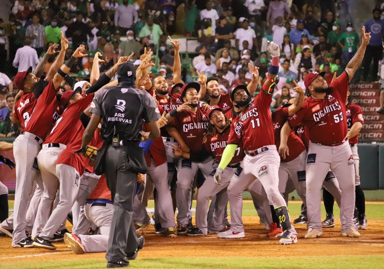 Gigantes toman la delantera de la Serie Final ante las Estrellas