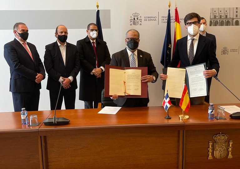 Autoridades de aviación civil dominicana y española suscriben firma definitiva al acuerdo de transporte aéreo
