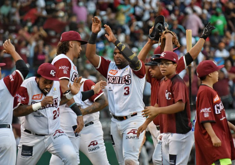 Gigantes a un juego de ser los campeones; vencen a Estrellas 5x3