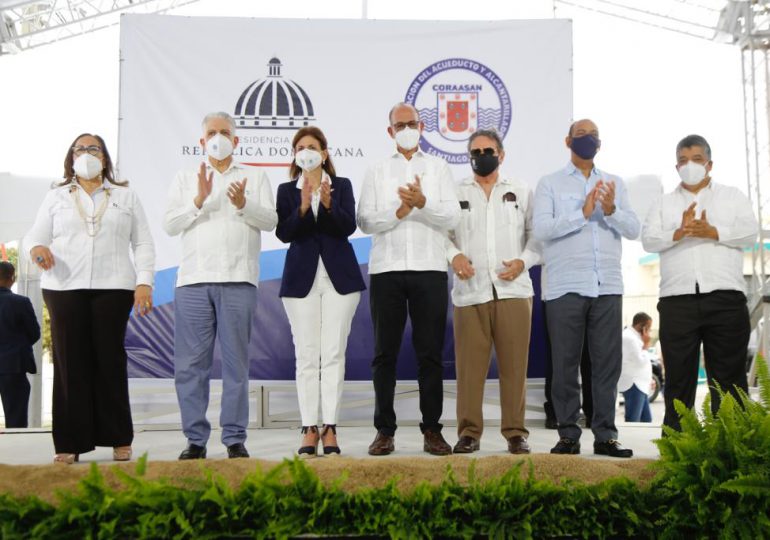 Gobierno inició cuatro importantes obras de agua potable y solución de aguas residuales en Santiago