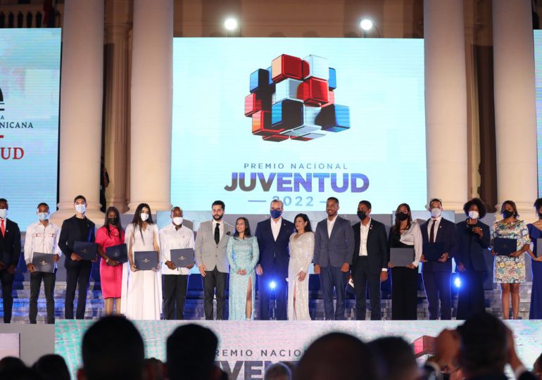 Presidente Abinader preside Premio Nacional de la Juventud 2022