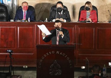 Congreso hondureño con dos presidentes en crisis previa a asunción de Castro