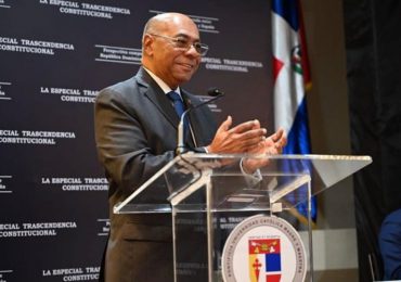 Magistrado Milton Ray Guevara regresa a labores docentes en la PUCMM