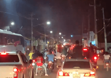 VIDEO | San Pedro se tira a las calles tras primer triunfo de Estrellas