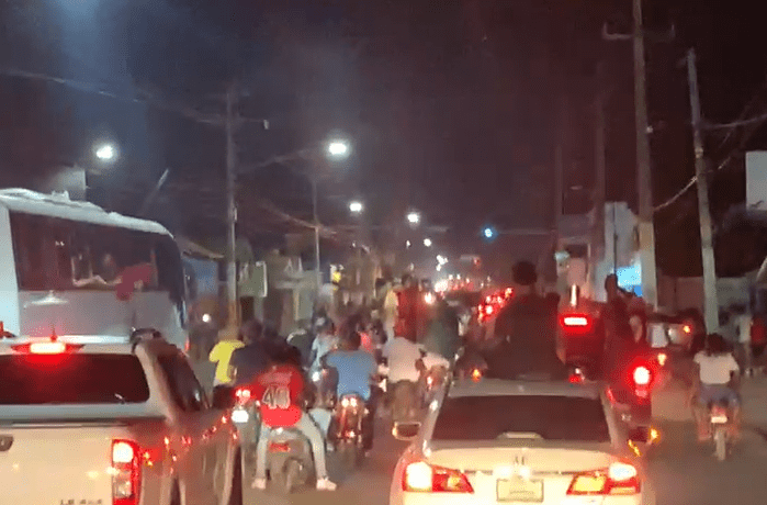 VIDEO | San Pedro se tira a las calles tras primer triunfo de Estrellas
