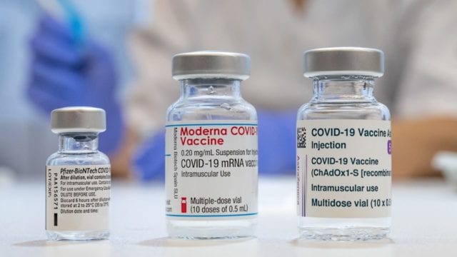 Vacunas anticovid mostraron alta eficacia contra casos graves de ómicron