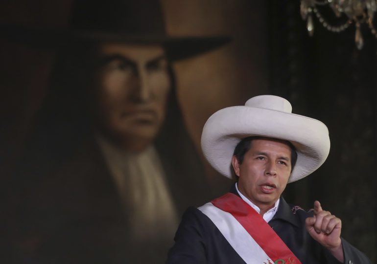 VIDEO | Presidente de Perú decide "recomponer" gabinete tras repudio al nuevo primer ministro
