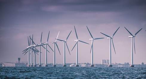 Suecia anuncia plan para energía eólica marina en pleno debate sobre energía nuclear