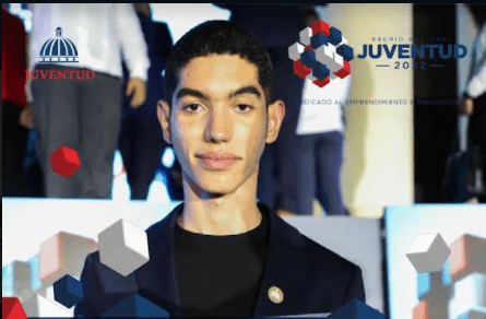 Benjamín Bocio gana categoría Servicios Sociales Voluntarios del Premio Nacional de la Juventud