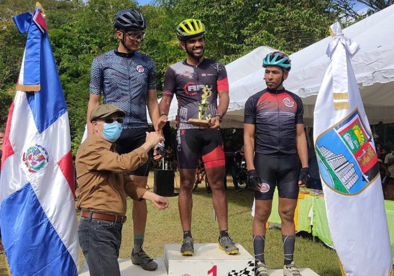 Ayuntamiento SDE realiza competencia ciclística “Mountain Bike”