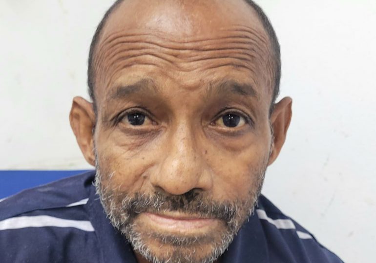 Buscan parientes de hombre lleva dos semanas ingresado en hospital Salvador B. Gautier
