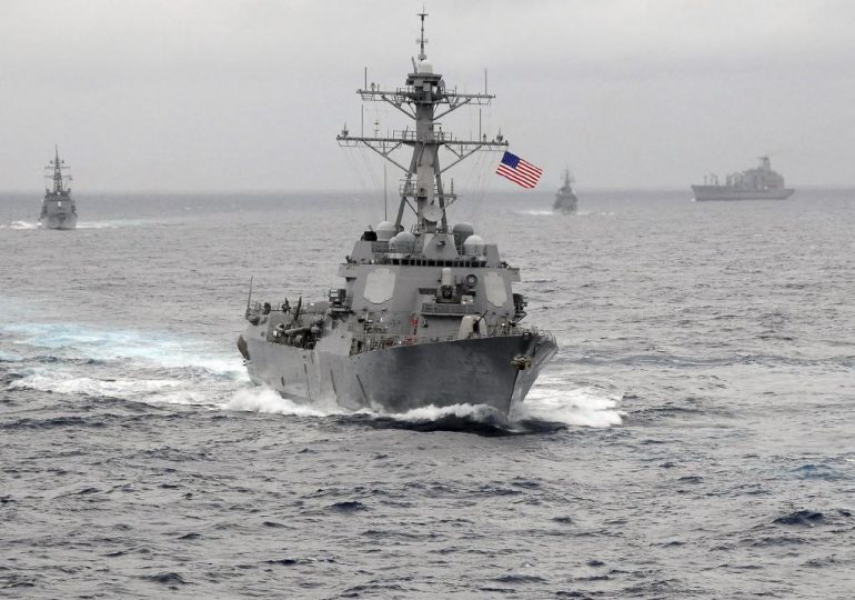 Buque de guerra de EEUU cruza estrecho de Taiwán