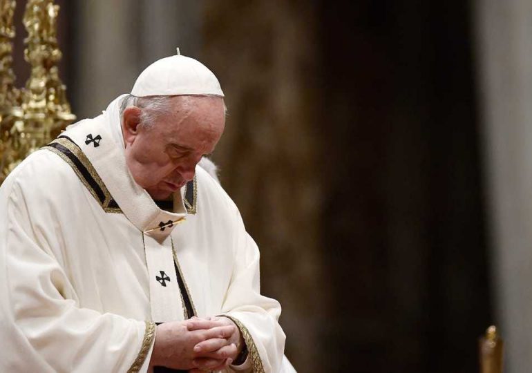 Papa Francisco le expresa al presidente ucraniano su "profundo dolor"