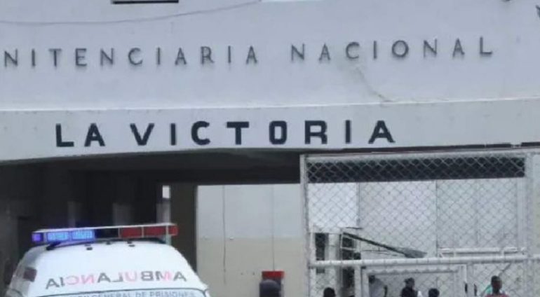 Desmantelan centro de retransmisión de señal de internet operado en cárcel La Victoria