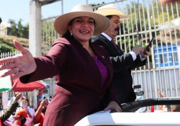 Presidenta de Honduras otorga aminstía a funcionarios de gobierno de su esposo