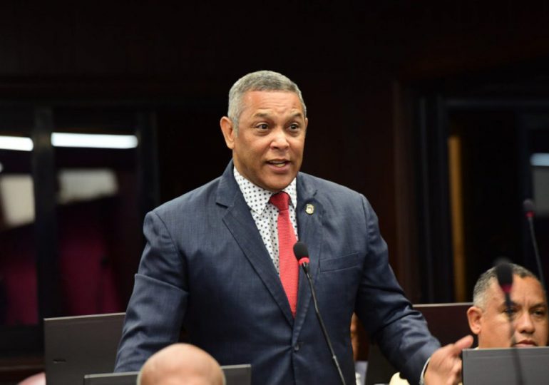 Senador Franklin Romero preocupado por migración haitiana no regulada hacia RD; "Tienen un gran rencor"