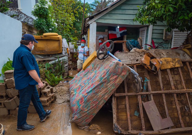 Gobierno ejecuta acciones en apoyo a familias afectadas por lluvias en Montecristi