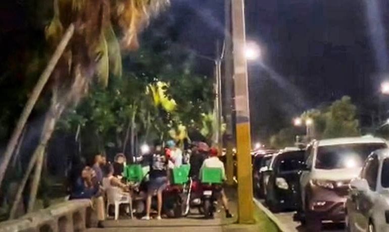 VIDEO | Ayuntamiento desmantelará práctica de delivery en las aceras de la avenida España