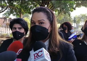 VIDEO | Ministra de la Mujer visita a Santa Arias y pide al MP mantener acusación contra Alexis Villalona