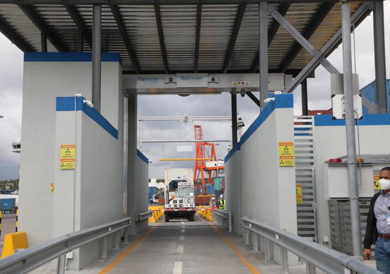VIDEO | Aduanas presenta escáner para inspeccionar más de 1000 contenedores diarios en Puerto Río Haina
