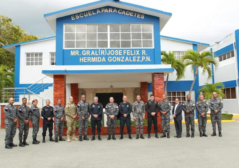 Rector IPE presenta sistema educativo e instalaciones policiales dominicanas a comisionado de Brasil