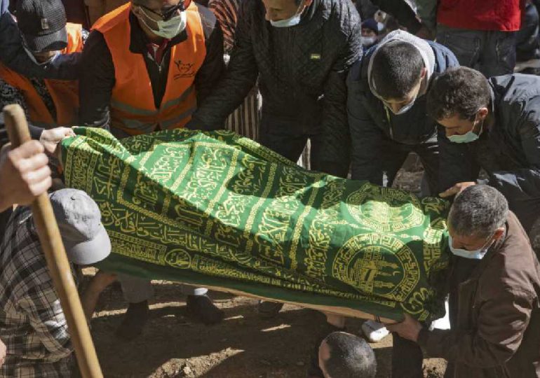 Entierran en Marruecos al niño que murió atrapado en un pozo