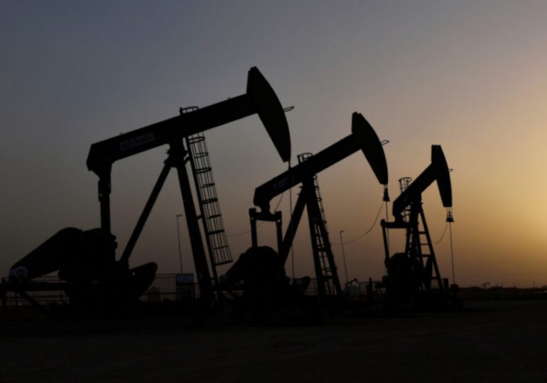 Los precios del petróleo se consolidan en niveles altos antes de reunión de OPEP+
