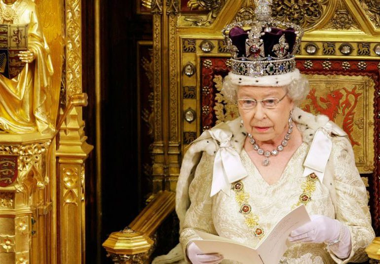Las grandes fechas en la vida y el reinado de Isabel II