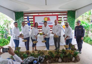 Ministerio de Turismo deja iniciada construcción Sistema Sanitario de Las Galeras