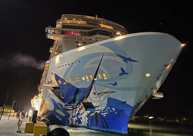 Autoridades informan fue desencallado crucero Norwegian Escape en Puerto Plata