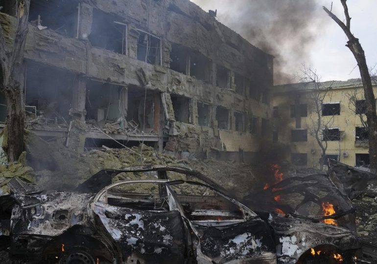 Lavrov sobre el bombardeo de una maternidad en Ucrania: "Fue capturado hace tiempo por el batallón nacionalista Azov"