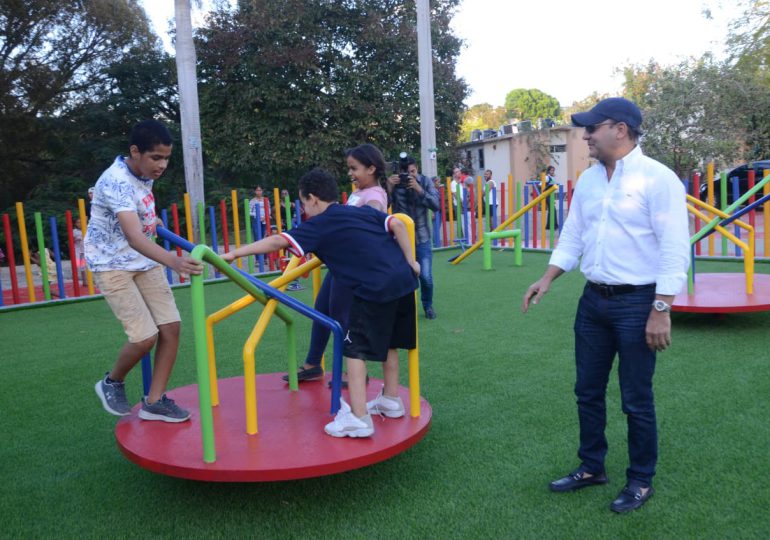 Alcalde Abel Martínez concluyó semana con la inauguración de parque infantil y el inicio de dos nuevas obras