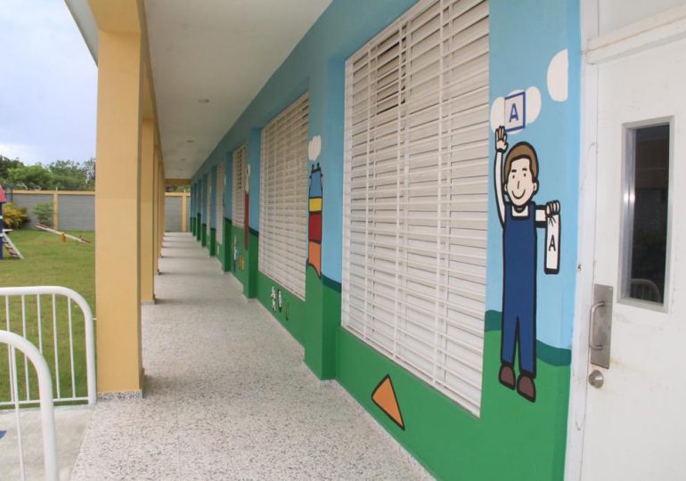 VIDEO | Diputado Bolívar Valera pide pongan en funcionamiento una estancia infantil en Los Mina