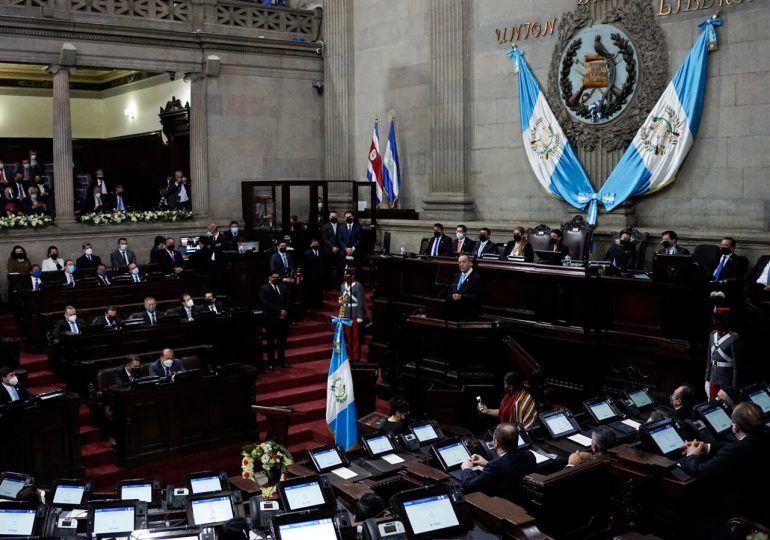Congreso de Guatemala archiva polémica ley que endurecía penas por aborto