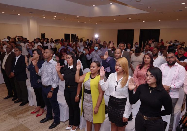 PRD juramenta a 200 líderes del sector evangélico nacional