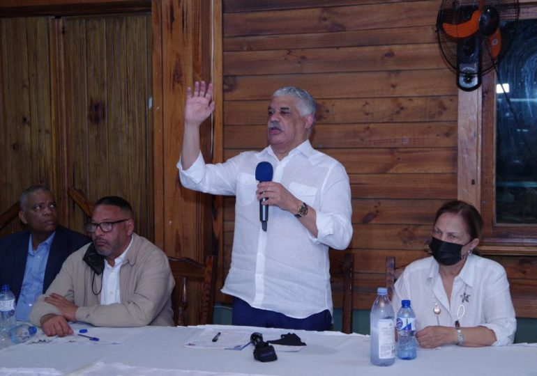 Miguel Vargas advierte peligro en niveles de canasta familiar; inflación supera ya los dos dígitos