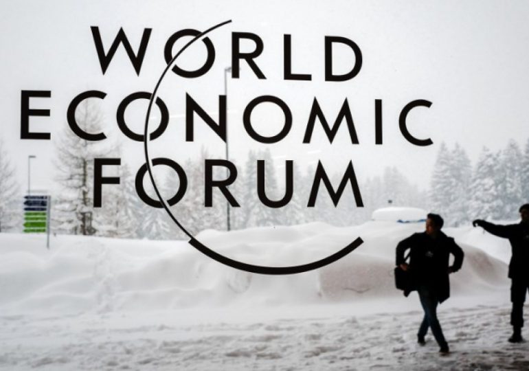 Foro económico mundial de Davos suspende sus relaciones con Rusia