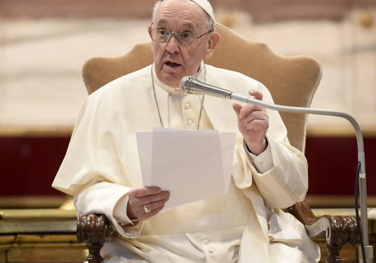 El papa Francisco promulga una nueva Constitución del Vaticano