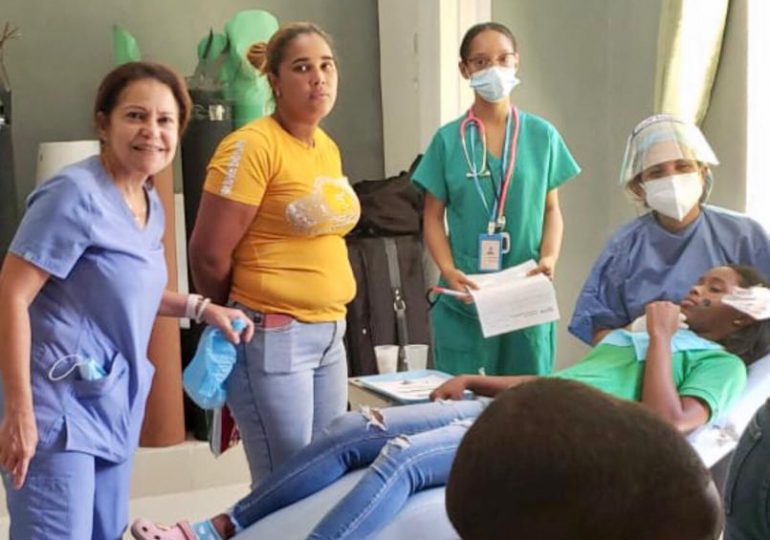 Hospital Infantil Arturo Grullón realiza operativo médico a favor de cientos de niños de Santiago Oeste