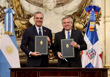 VIDEO|Presidente Abinader firma acuerdos de hidrocarburos, salud y agricultura en Argentina