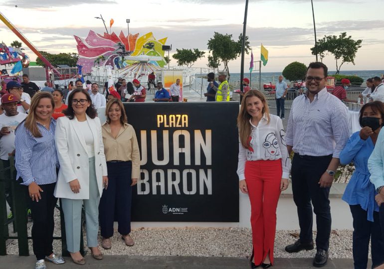 VIDEO|Carolina Mejía inaugura remodelación de la Plaza Juan Barón
