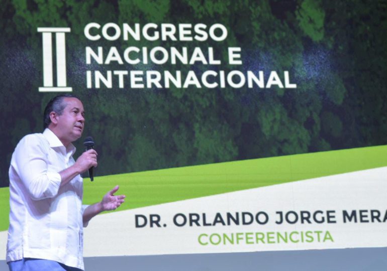 Ministro Jorge Mera pide al cooperativismo redoblar impulso a defensa del ambiente