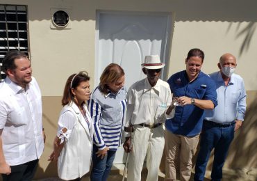 VIDEO | Ministerio de la Vivienda reconstruye casa del hombre más viejo (122 años) de RD