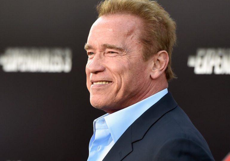 Arnold Schwarzenegger pide al presidente ruso detener la guerra